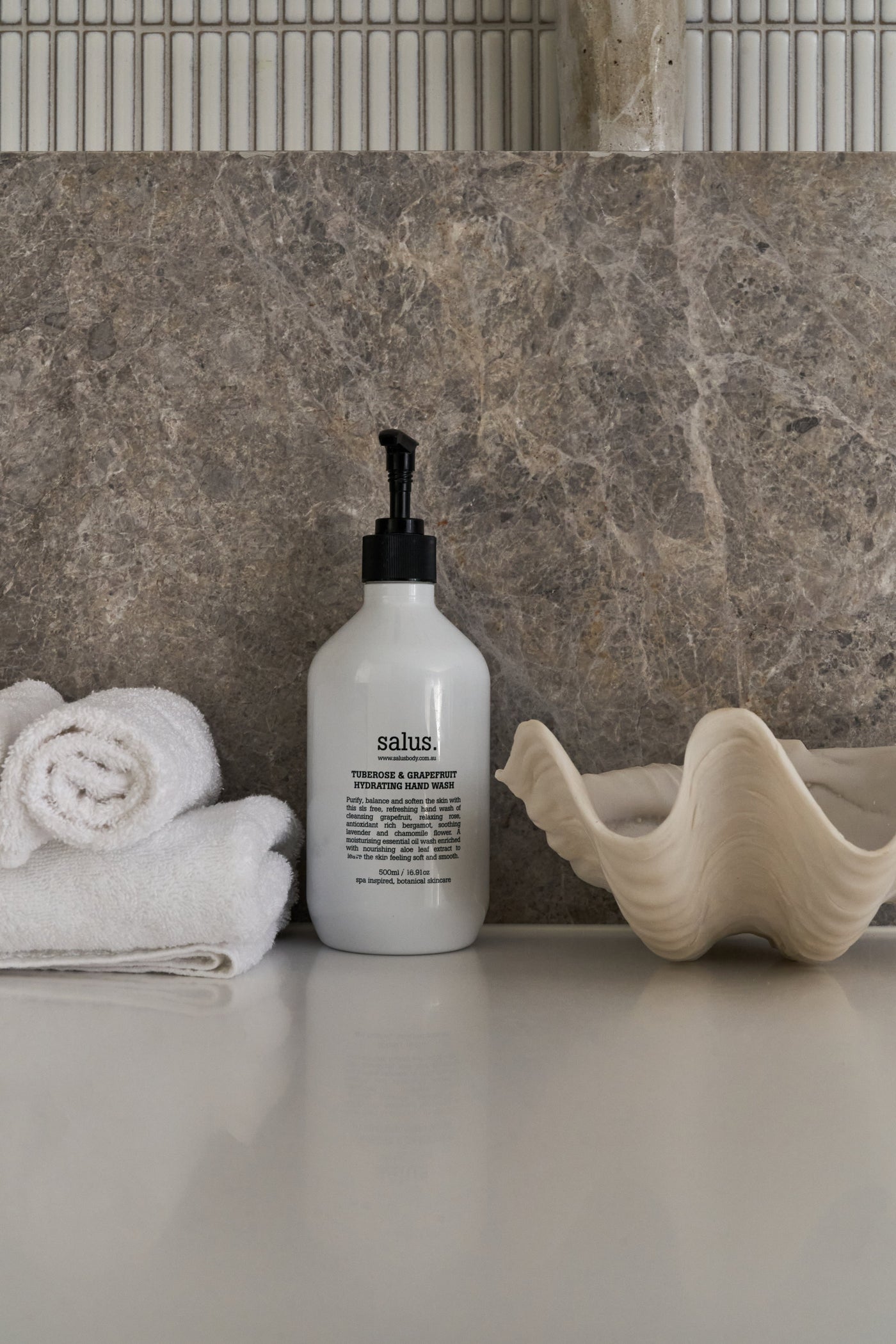 7 Bathroom Cleaning Hacks That’ll Make Your Life a Lot Easier