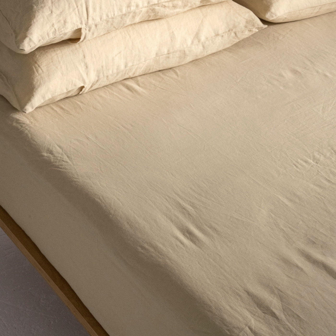 French Flax Linen Fitted Sheet in Creme