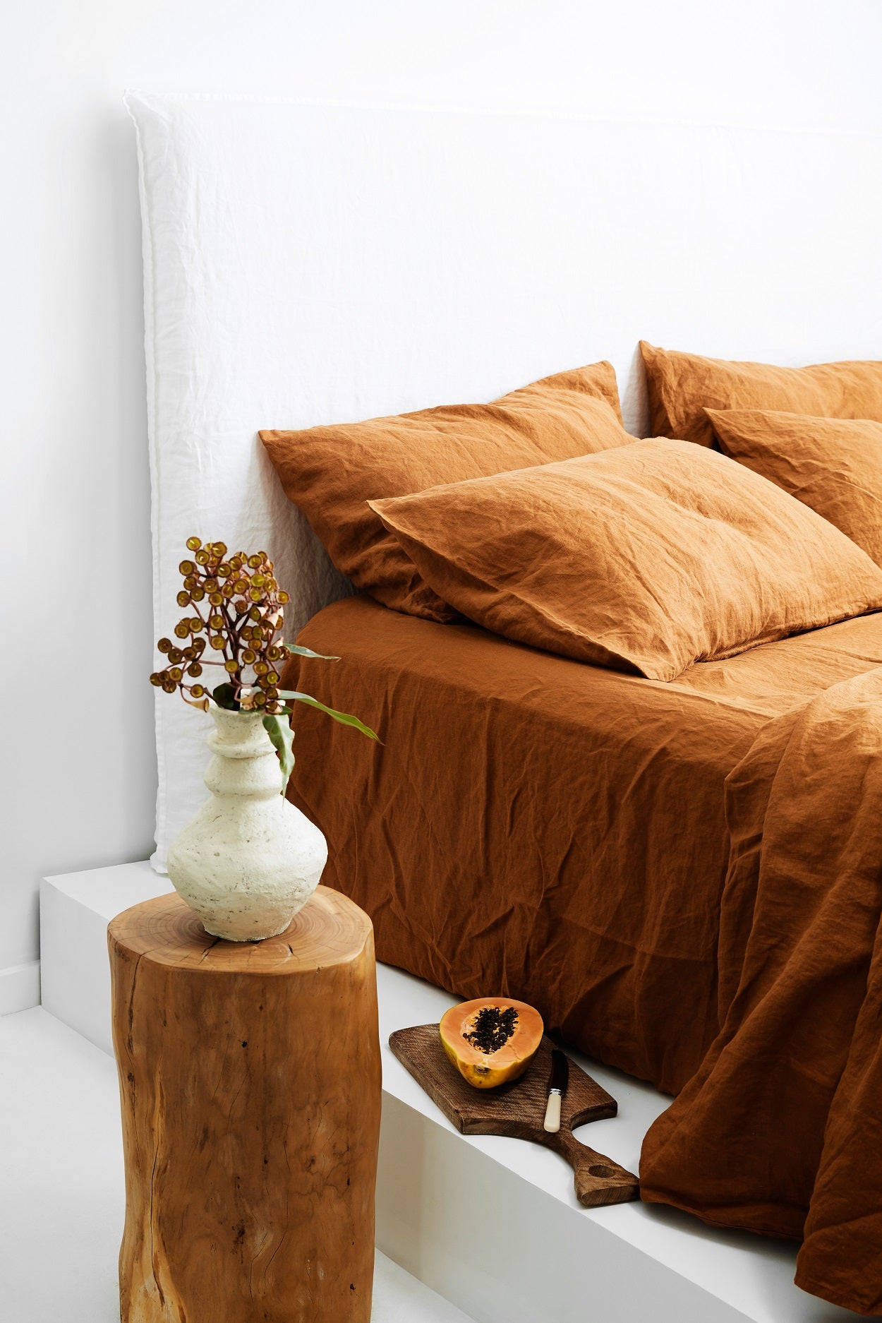 Linen bedding in the colour Ochre