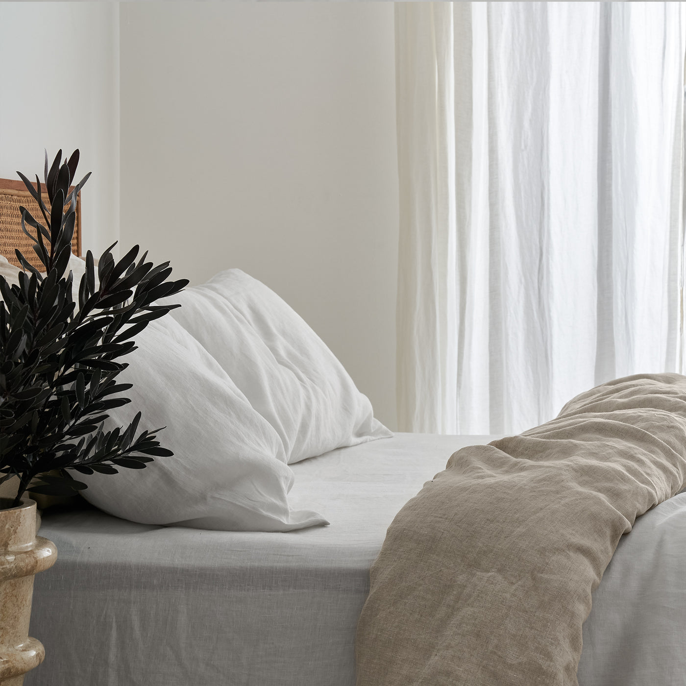 French Flax Linen Double Sided Quilt Cover in White/Natural