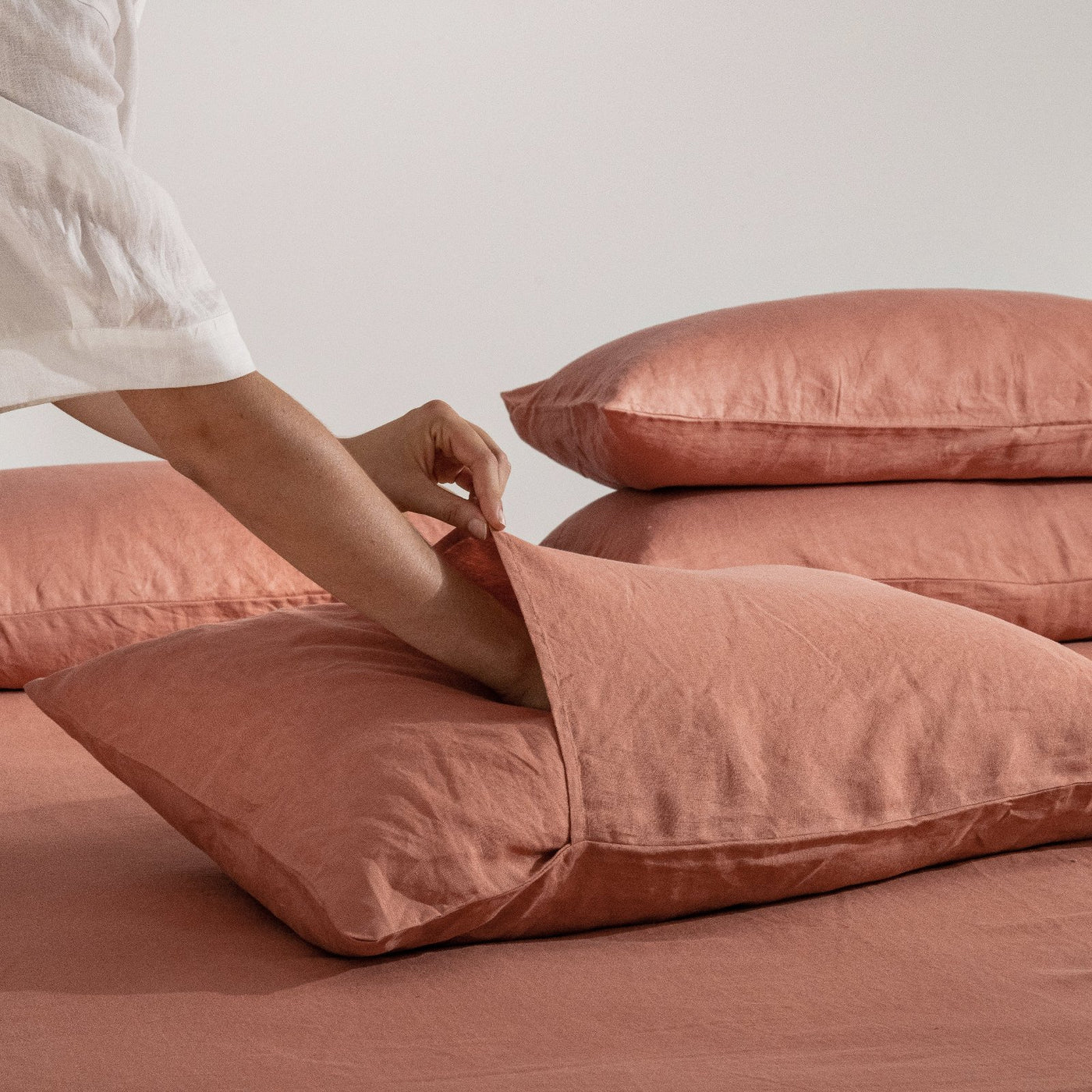 French Flax Linen Pillowcase Set in Rosa