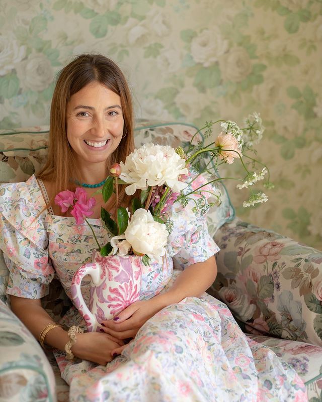 Tableware Plucked From the set of Alice in Wonderland with Léa Vaisselle