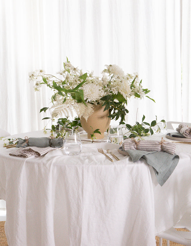 Christmas Dining Centrepieces with @huckleberryflowers