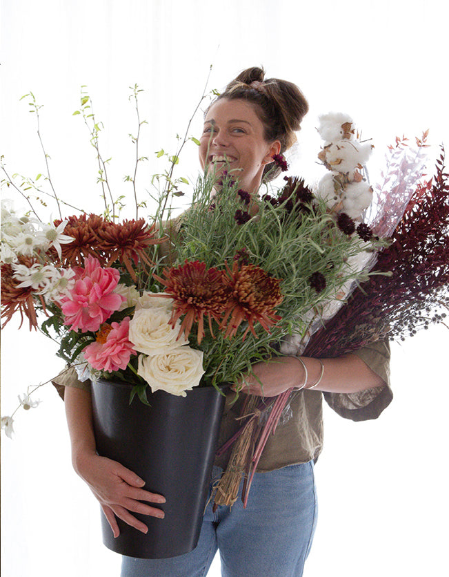 Christmas Dining Centrepieces with @huckleberryflowers