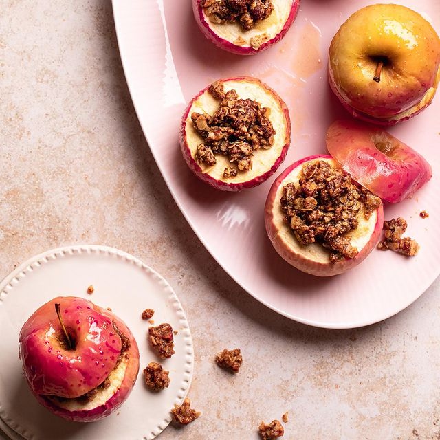 Wholesome Oatmeal Crisp Baked Apples by @ournourishingtable