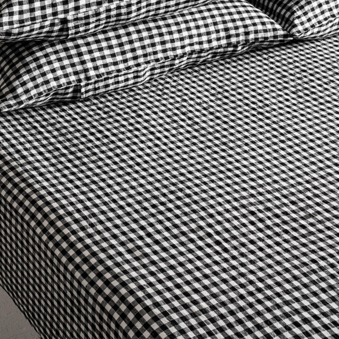 French Flax Linen Fitted Sheet in Charcoal Gingham