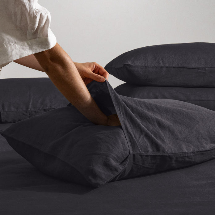 Deep pocket keeps your Pillow snug