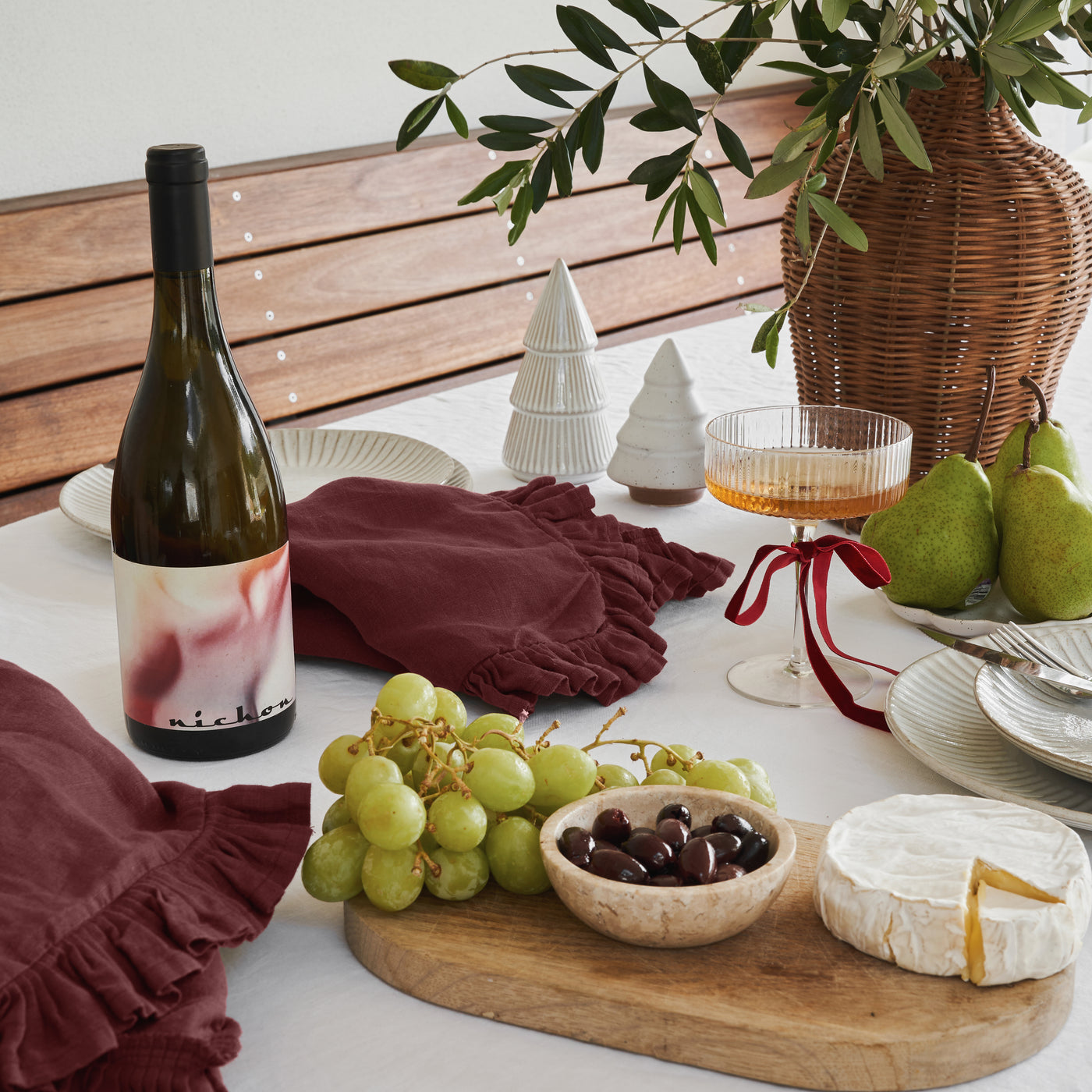 French Flax Linen Ruffles Napkins (Set Of 4) in Cherrywood