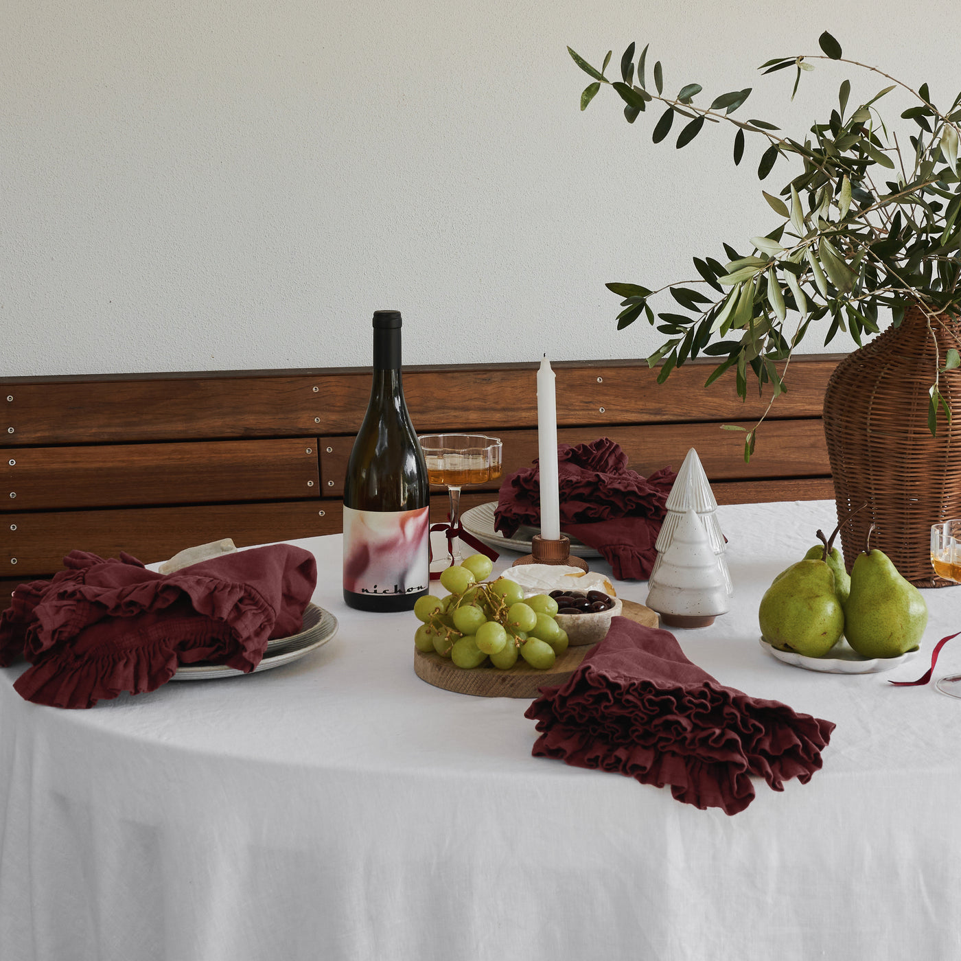 French Flax Linen Ruffles Napkins (Set Of 4) in Cherrywood