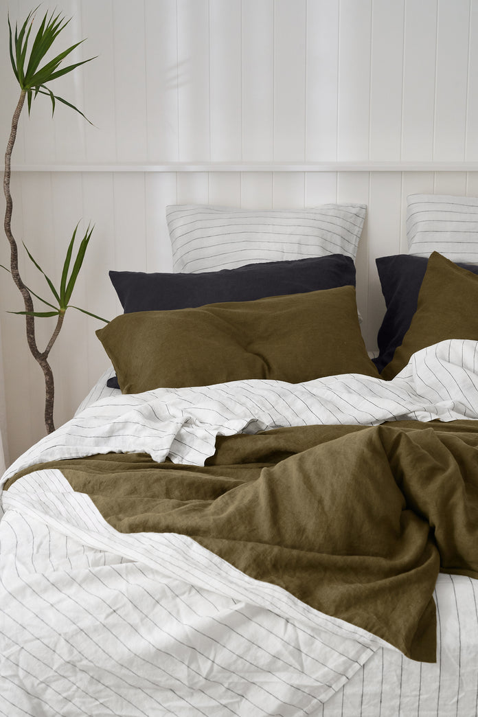 Linen lets air move freely and releases moisture quickly, helping you stay comfortable through summer and winter.