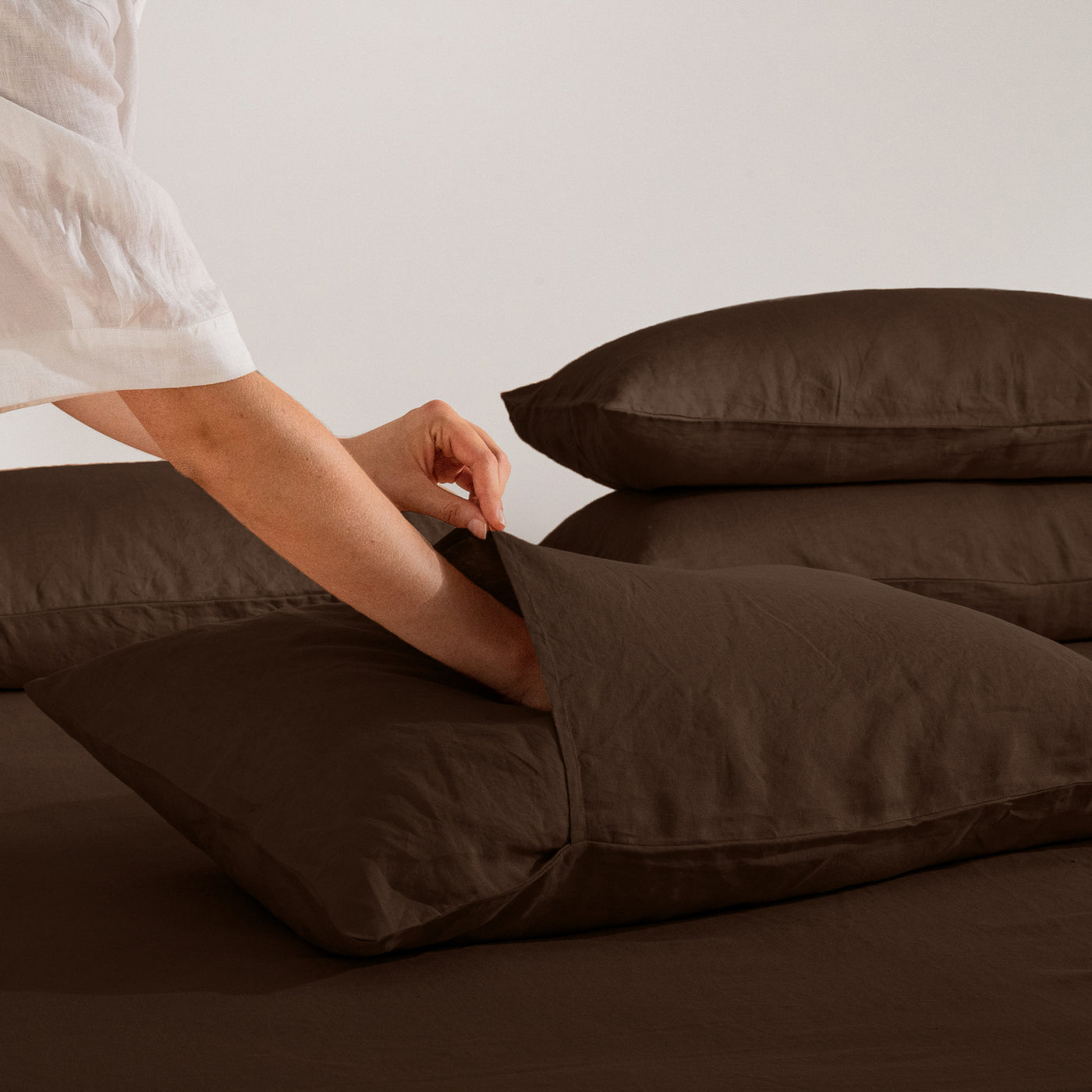 French Flax Linen Pillowcase Set in Chocolate