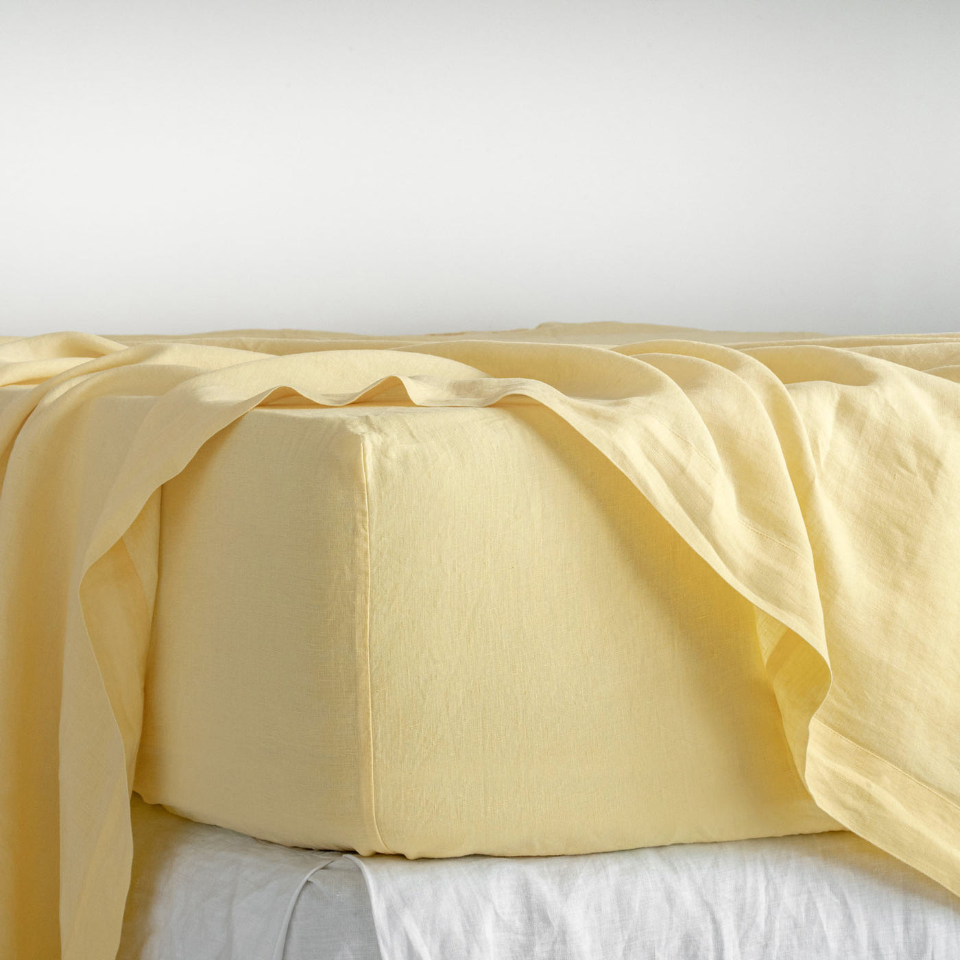 French Flax Linen Fitted Sheet in Daisy