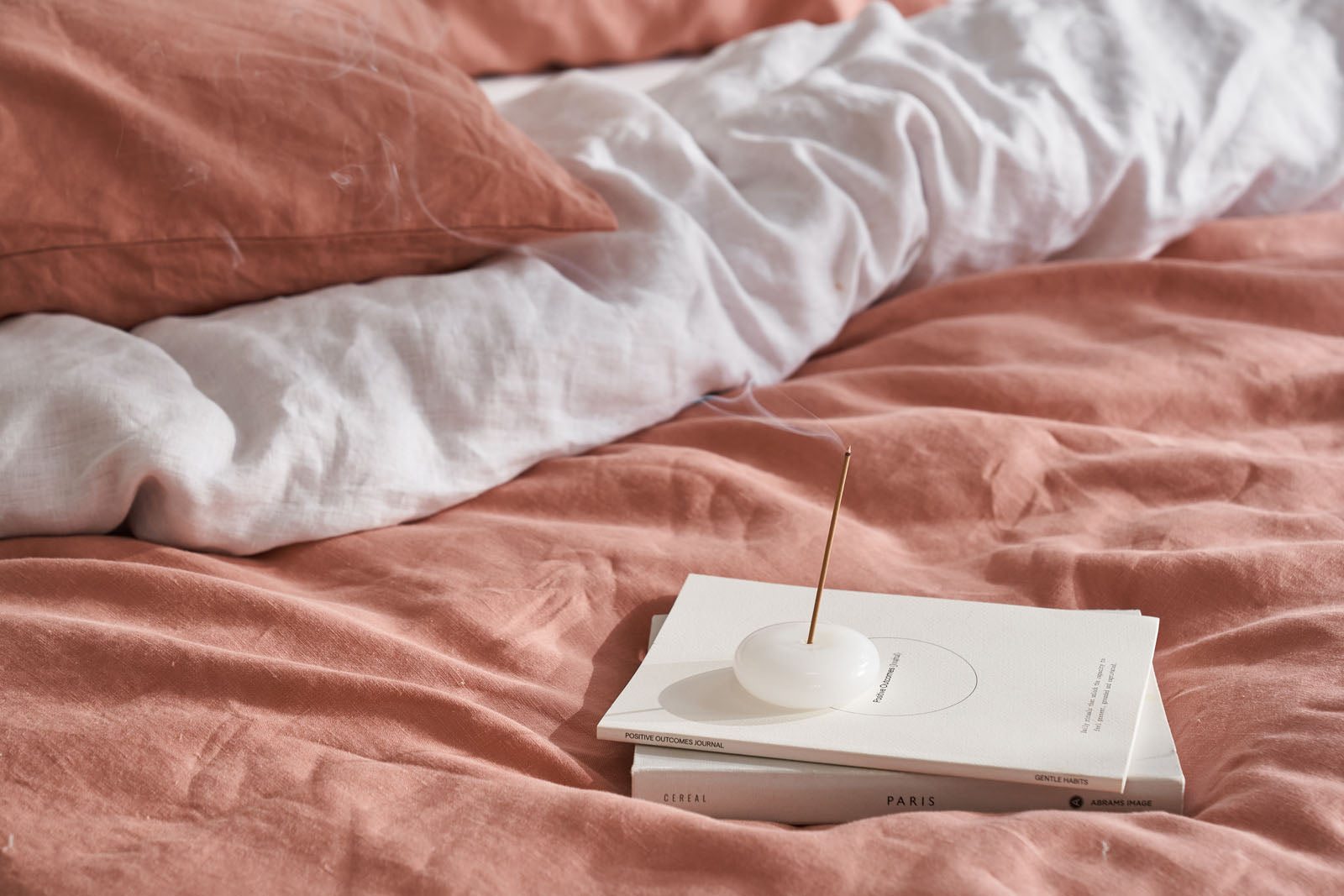 linen bedding in Rosa and White