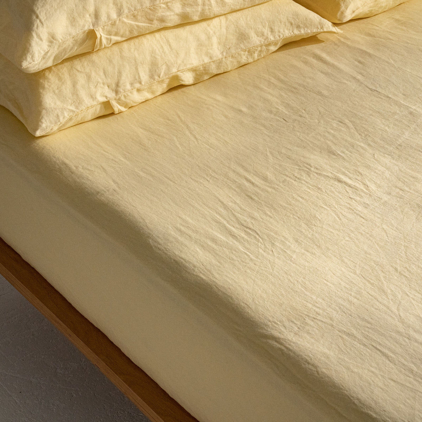 French Flax Linen Fitted Sheet in Daisy