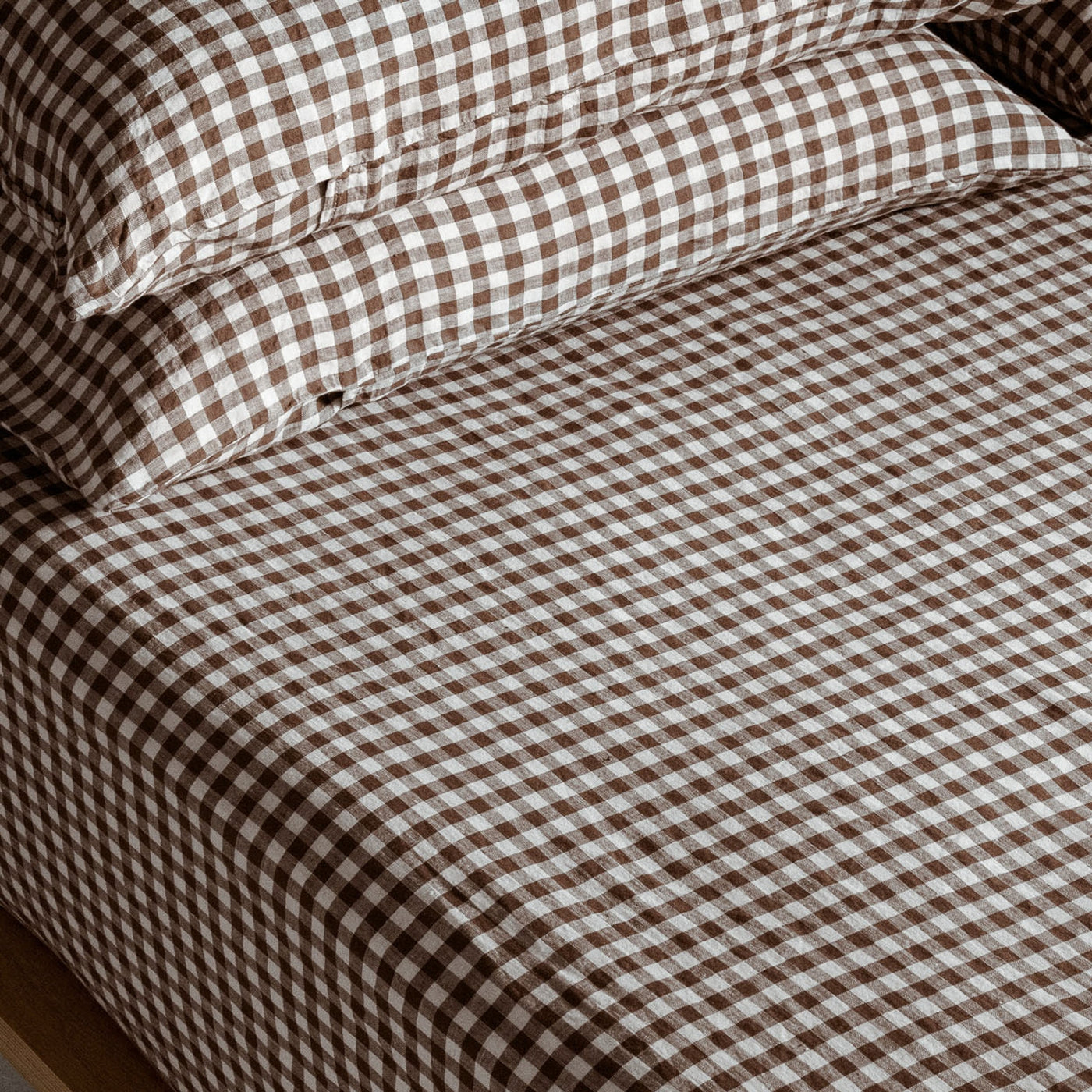 French Flax Linen Fitted Sheet in Chocolate Gingham