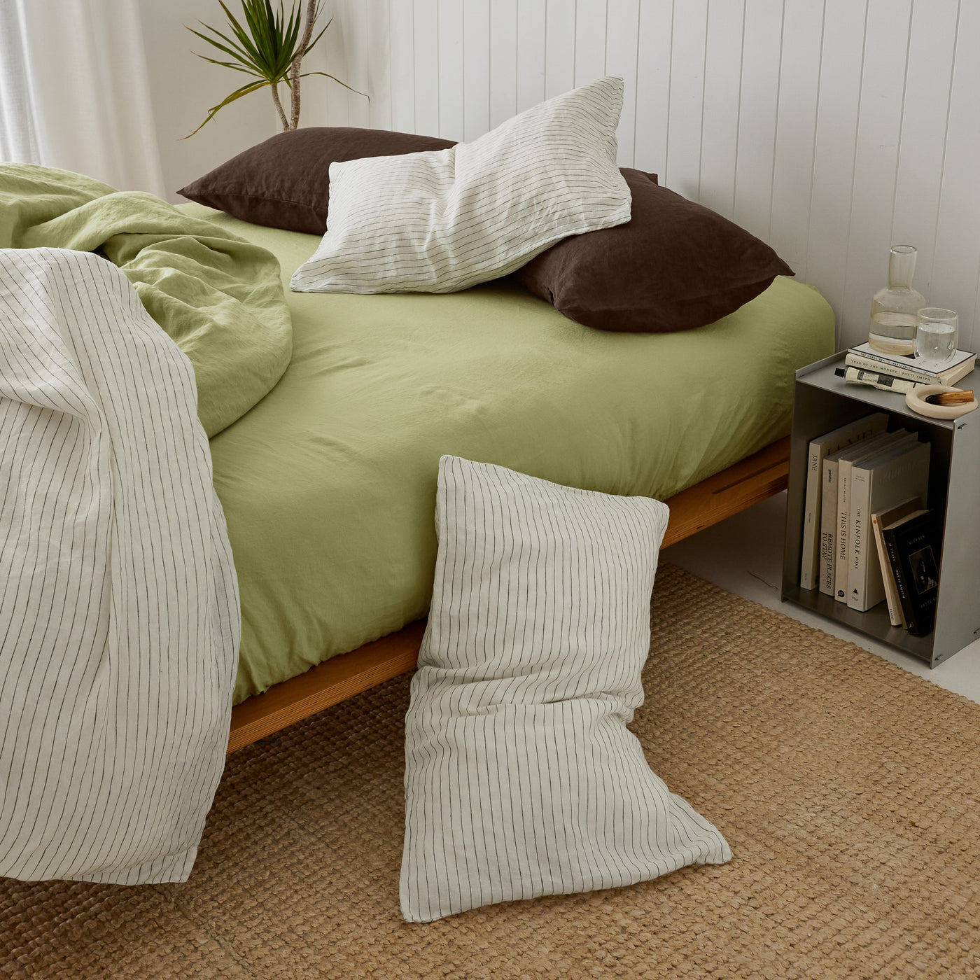 French Flax Linen Fitted Sheet in Matcha