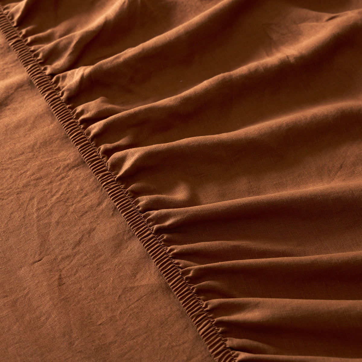 French Flax Linen Fitted Sheet in Hazelnut