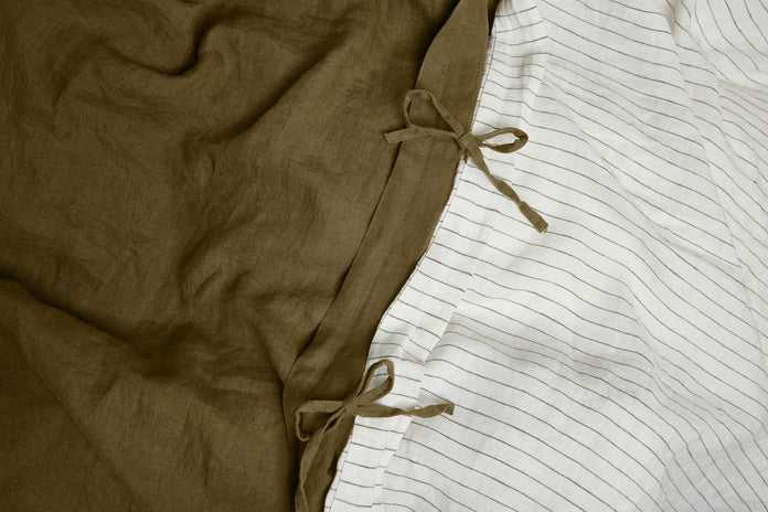 Easy ties instead of fiddly buttons