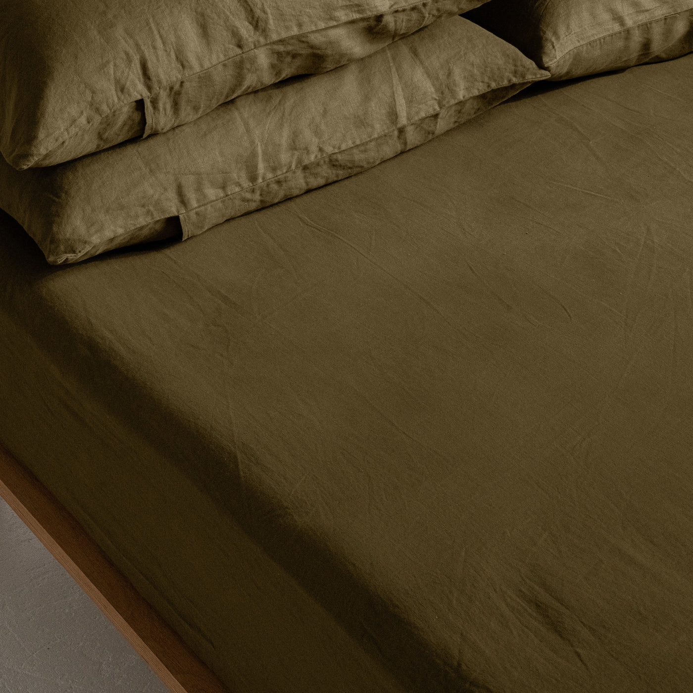 French Flax Linen Fitted Sheet in Olive