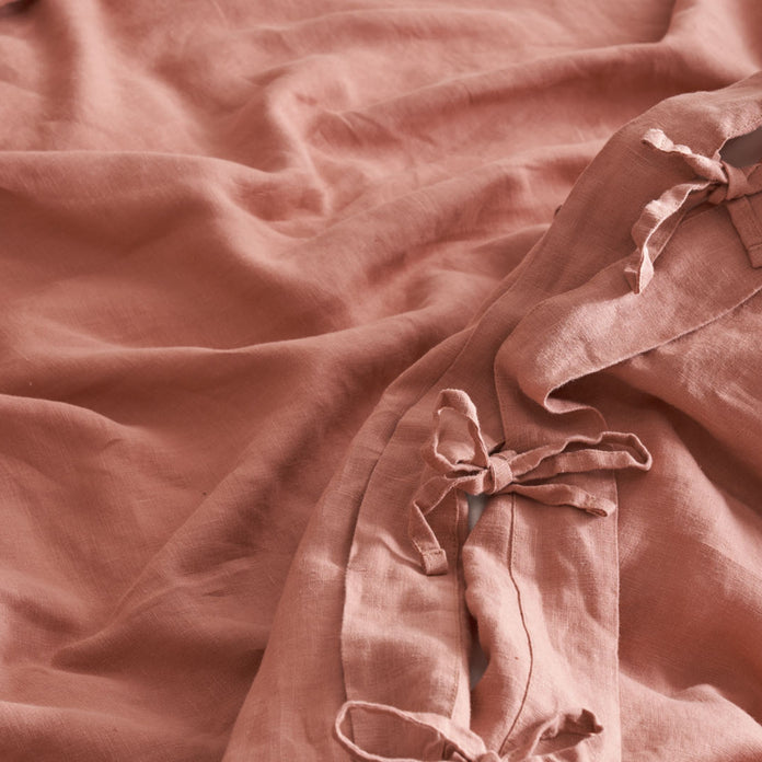 Easy ties instead of fiddly buttons