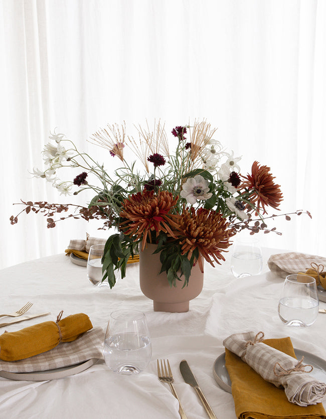 Christmas Dining Centrepieces with @huckleberryflowers