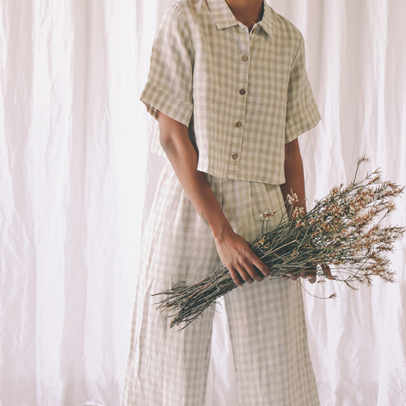French Flax Linen Poppy Lounge Set in Beige Gingham